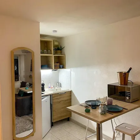 Hollydays, St Antoine ニース