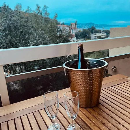 Hollydays, St Antoine