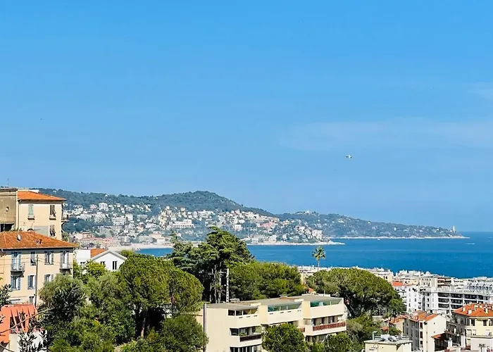 Hollydays, St Antoine * Nice